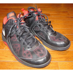 Nike Dual Fusion Basketball Fashion Shoes Youth 6 1/2 Y Size 6.5Y Black Red