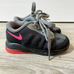 Nike Air Max Invigor 749577-006 Size 6C Black Racer Pink Cool Grey
