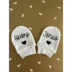 Personalised Baby Pregnancy Announcement Gift Birth Baby Shower Scratch Mitts