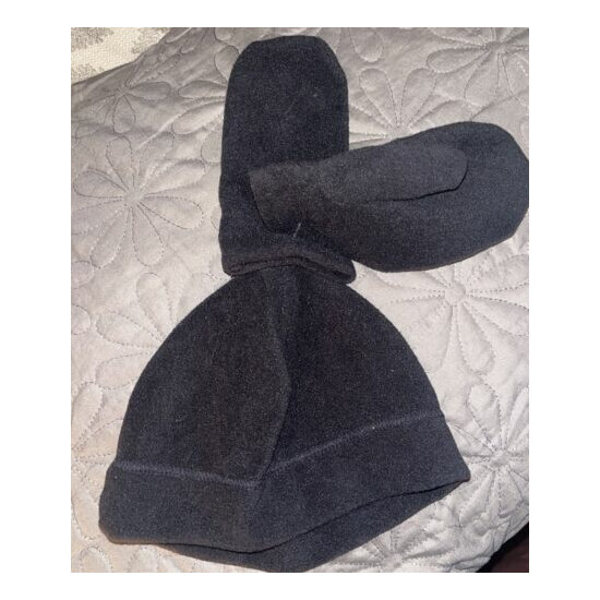 2-piece Set FADED GLORY Girls or Boys Black Microfiber Fleece Hat & Mittens NEW image {1}