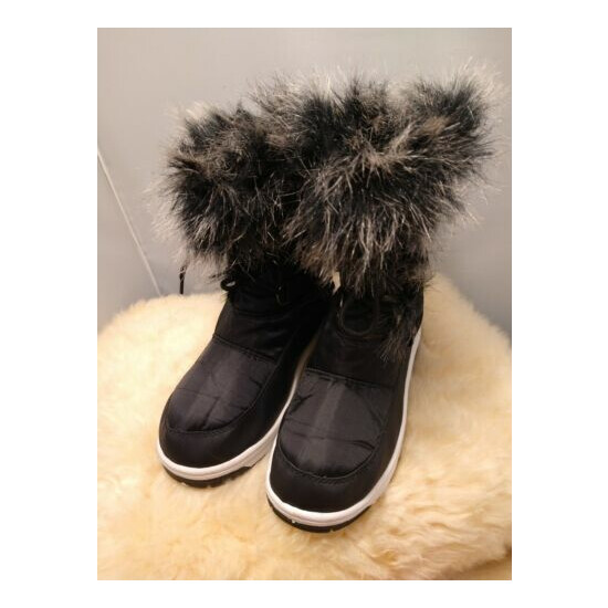 WINTER SNOW BOOTS FAUX Fur Lined Snow Boots BLACK IN EXCELLENT CONDITION!!!! image {1}