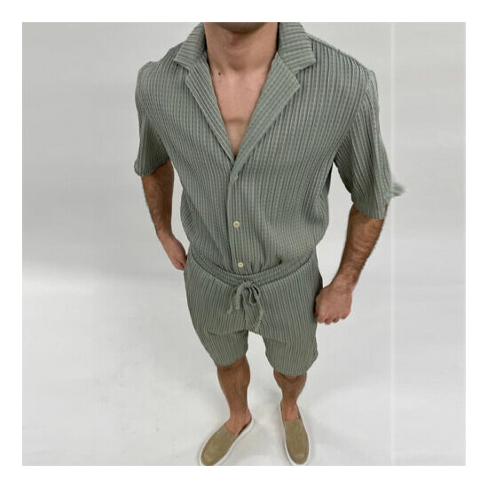 Men's Summer Casual Loose Short-Sleeved Shirt Shorts Fashion Striped Suit image {3}