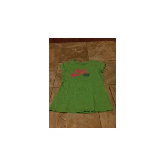 Girls Nike SB Athletic Short Sleeve Tee T-Shirt Top Green M (10-12 YRS) image {1}