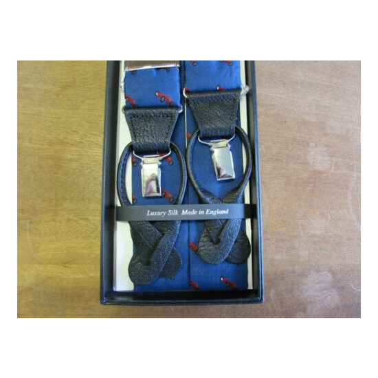 TAGGS BRACES,100% SILK, ROYAL BLUE WITH RED CLASSIC CAR MOTIF. 2 IN 1 ENDS image {3}