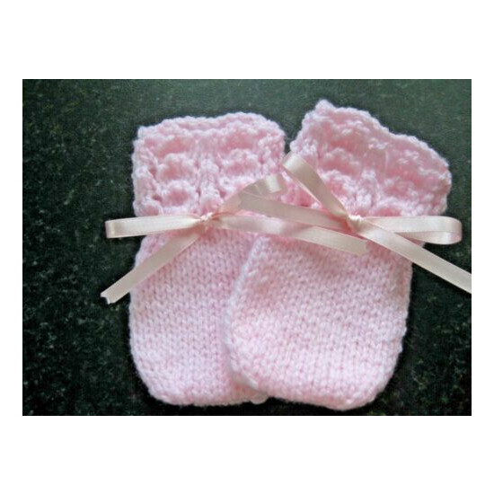 LOVELY HAND KNITTED BABY MITTENS IN PINK SIZE 0-3 MONTHS (6) image {1}
