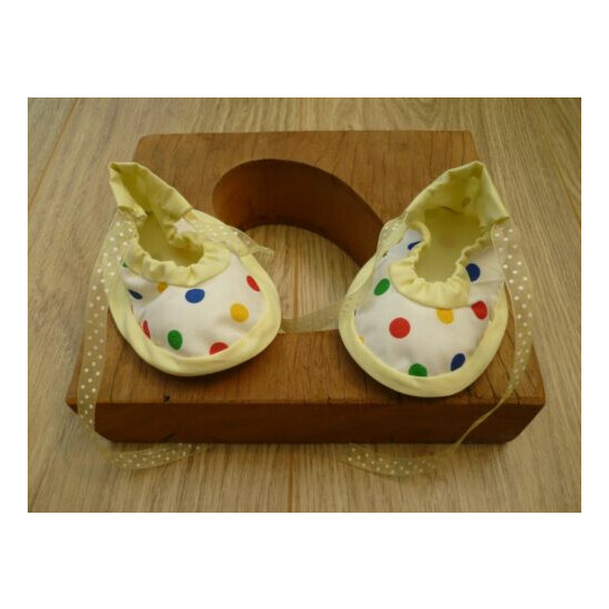Girl's 6-9 months yellow and spotted handmade material shoes with ribbon ties image {3}
