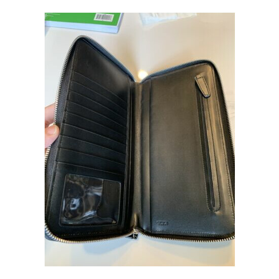 New Auth. Tumi Monaco Unisex Organizer Multi Card Holder Zip Around Black $475 image {2}