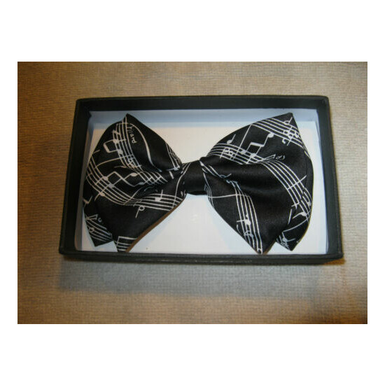 Black White MUSICAL NOTES PIANO KEYS Suspenders,Lanyard&matching Bowtie Bow Tie image {4}