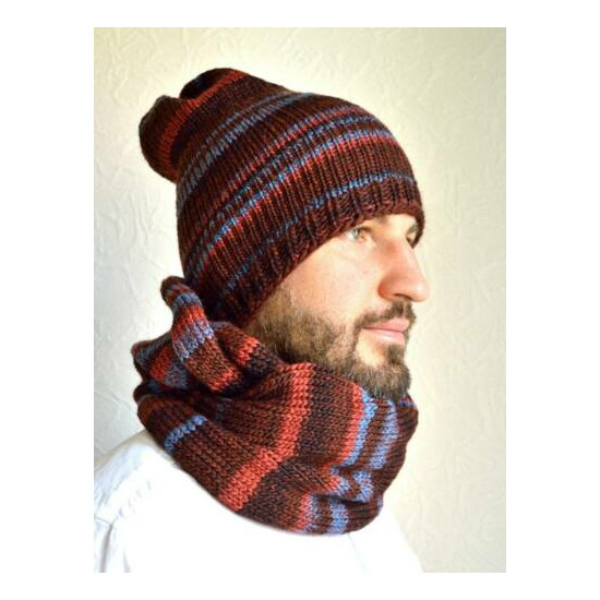 Hand made men's laine wool hat & snood scarf set image {4}