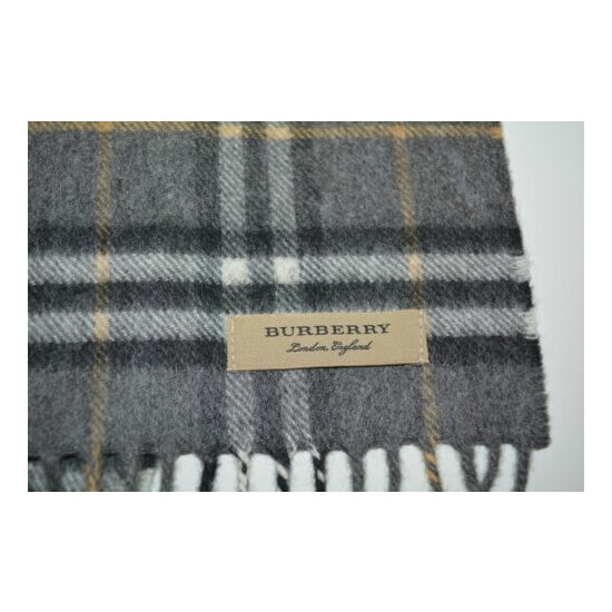  NWT BURBERRY GREY VINTAGE CHECK 100% CASHMERE SCARF image {2}