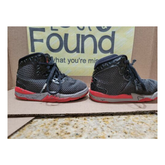 TODDLER BABY JORDANS SHOES SIZE 6C BLACK AND RED  image {4}