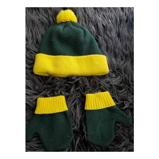 Univercity of Oregon Hat And Gloves size Infant (realistically fits 2-3year old) image {2}