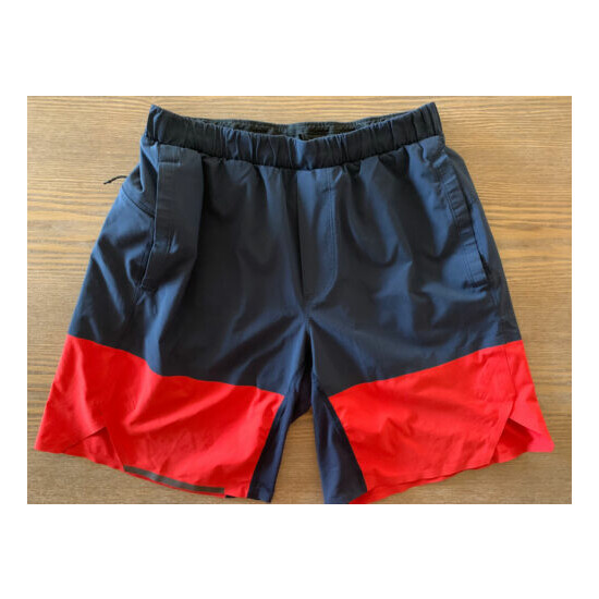 Mens Sz M Lululemon Light As Air Unlined Navy Red Athletic Run Shorts image {1}