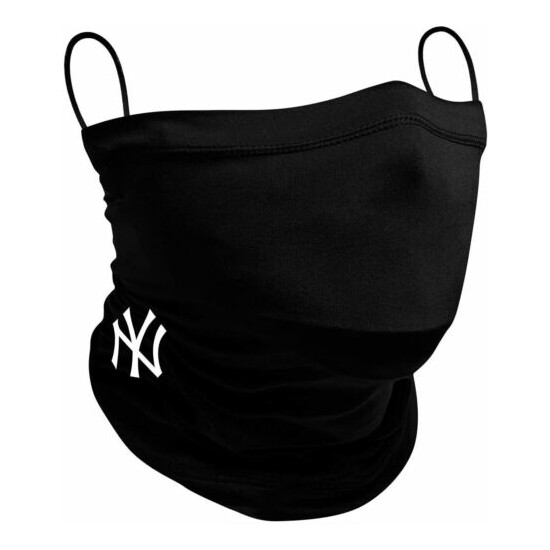 NY Yankees New Era Black Gaiter Face Covering image {1}