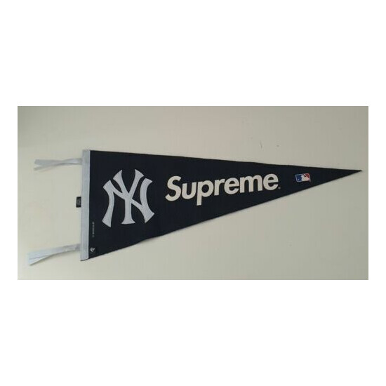 Rare SS15 Supreme x New York Yankees navy pennant baseball image {1}