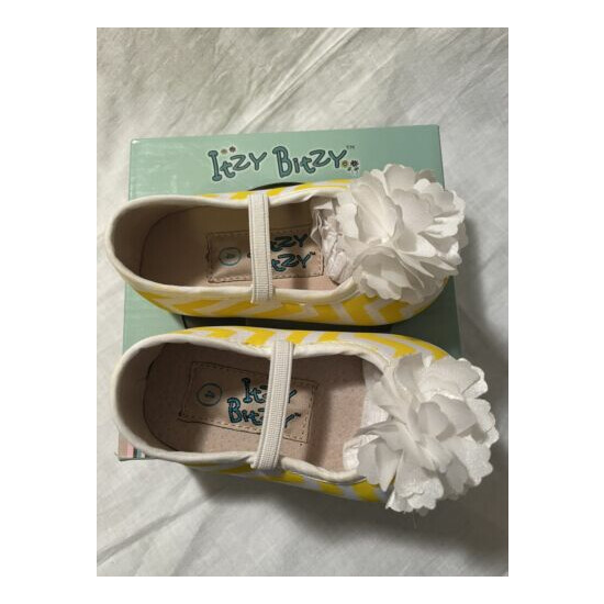 Itzy Bitzy shoes image {2}