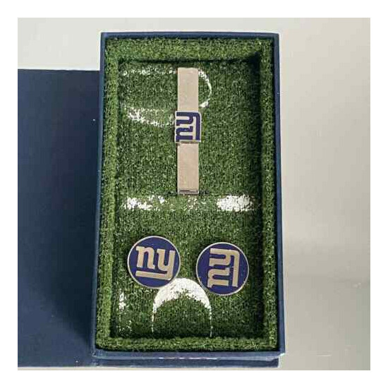 NY Giants Silver Logo Tie Clip & Cufflinks Set image {4}