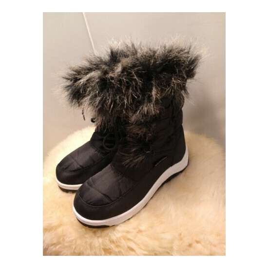 WINTER SNOW BOOTS FAUX Fur Lined Snow Boots BLACK IN EXCELLENT CONDITION!!!! image {2}
