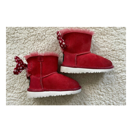 Limited Edition DISNEY UGG Boot Sweetie Bow Kids Red Medium US Size 7 image {3}