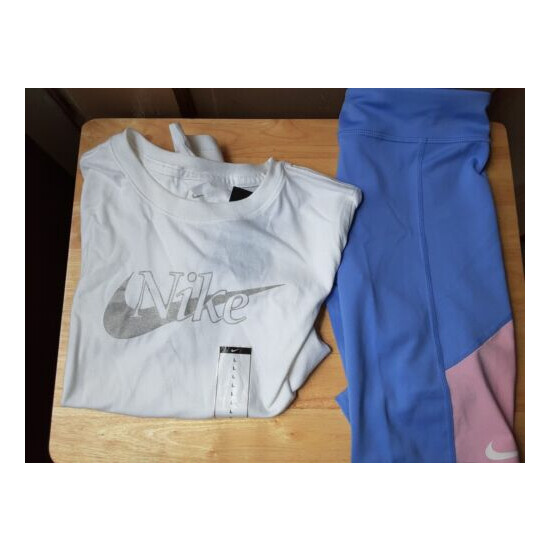Nike Girls T-Shirt & Bike Shorts Size Large NEW WITH TAGS  image {1}