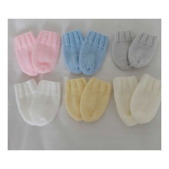  NEW HAND KNITTED BABY MITTENS image {2}