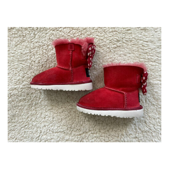 Limited Edition DISNEY UGG Boot Sweetie Bow Kids Red Medium US Size 7 image {2}