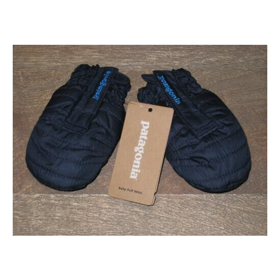 NWT Patagonia Baby Puff Mitts Mittens. Navy Blue. Retails for $39.00. Sz 3 6 mo image {1}