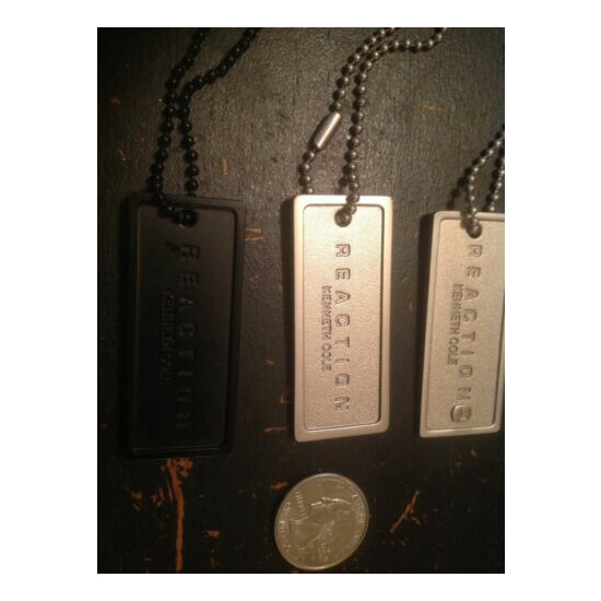 Set Of Three Pieces Reaction Kenneth Cole Metallic Bag Tags image {3}