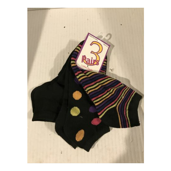 3 Pairs of Ladies Ankle Socks Black Size 9-11 (2-FD-70) image {1}