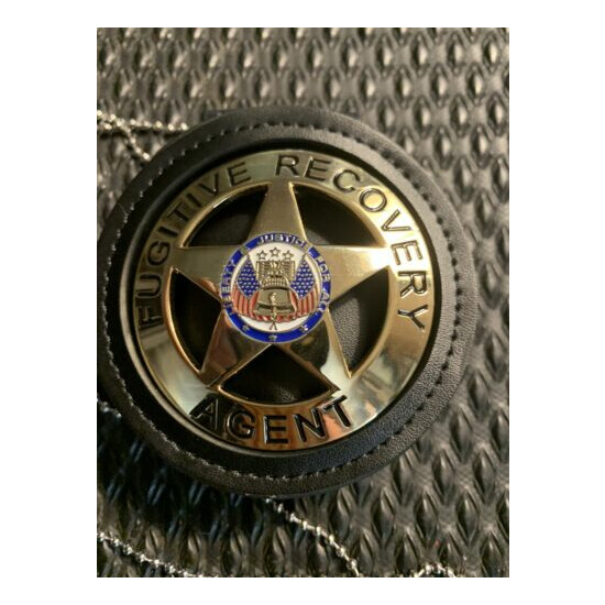 Round Badge Holder Clip & Chain Fugitive Recovery Agent Pin image {1}