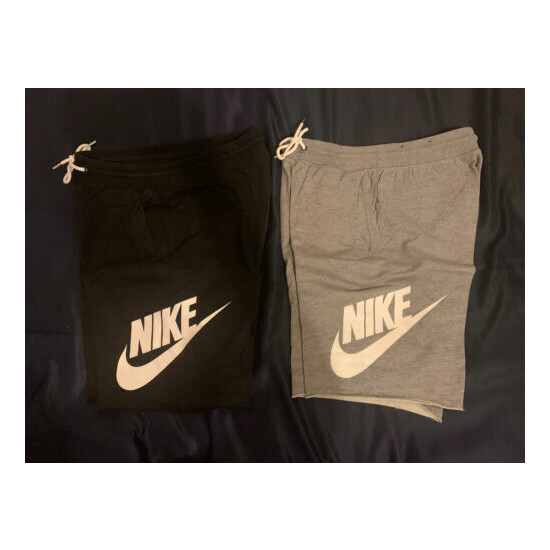 Nike Sportswear Alumni Shorts Mens Small Colors Black Heather Grey/Gray (2) image {1}