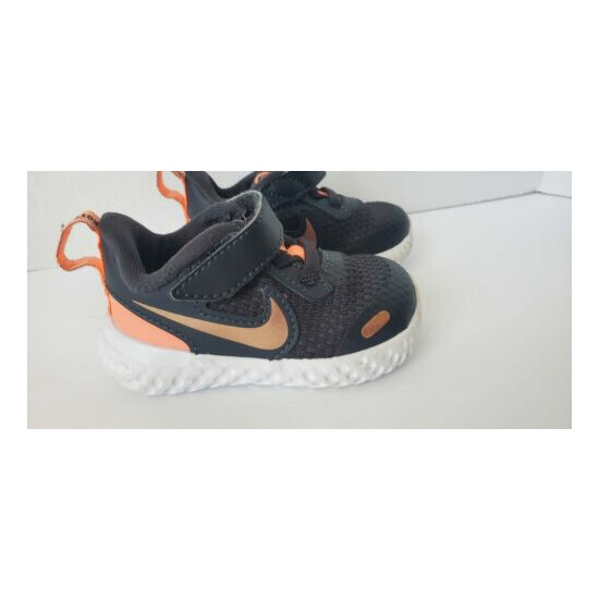 Nike Revolution Baby Girl's Toddler Shoes Size 2.5 Black/Orange BQ5673-012 image {2}