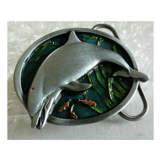 DOLPHIN COLORFUL OCEAN SCENE SMALL BELT BUCKLE BERGAMOT 1984 MADE IN USA NEW image {2}