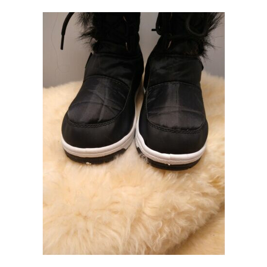 WINTER SNOW BOOTS FAUX Fur Lined Snow Boots BLACK IN EXCELLENT CONDITION!!!! image {3}