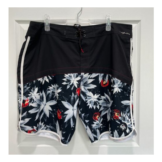 QUICKSILVER Men's Black Floral Board Shorts Trunks Surf Swim Size 38 image {1}