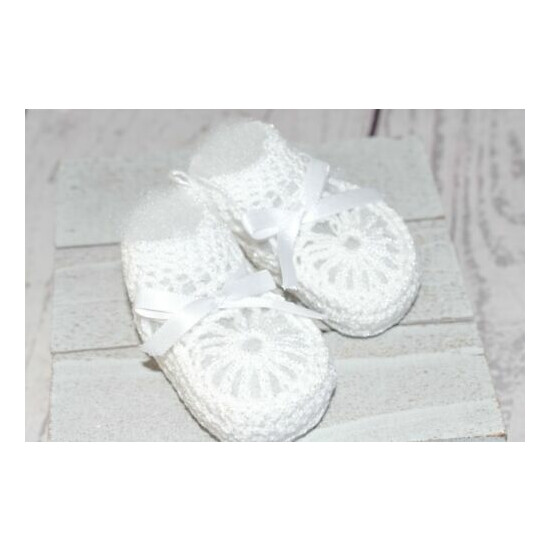 (C) WHITE HANDKNIT CROCHET BABY NEWBORN BOOTIES NEWBORN-3MONTHS  image {3}
