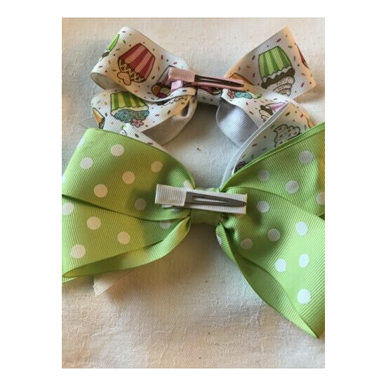 Two Cupcake Clip on Bows Green Pink Hardly Worn image {4}